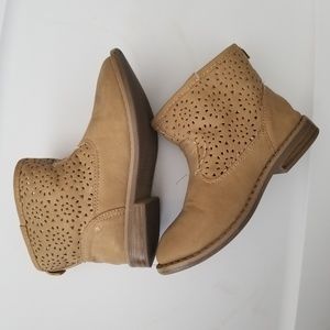 Girls boots